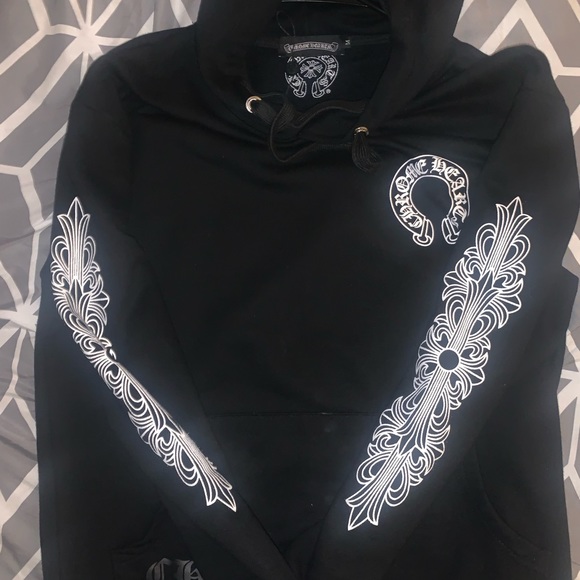 Black Chrome Heart Horseshoe Hoodie! 100% authenticated and like new!! - Picture 2 of 3